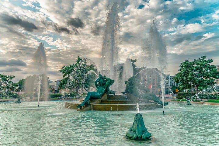 Fast-Track Private Tour of The Franklin Institute & Parkway Sights photo 3