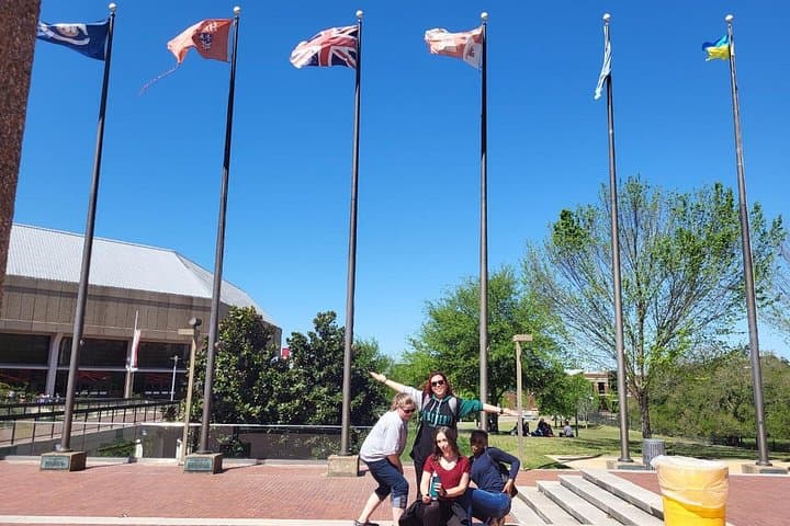Baton Rouge Scavenger Hunt: Interactive Downtown Walking Tour of Old State Capitol & Shaw Center photo 3