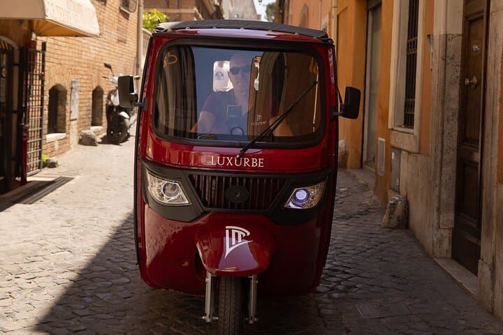 90-Minute E-Tuk Express: Rome's Iconic Sights from Spanish Steps to Colosseum photo 6