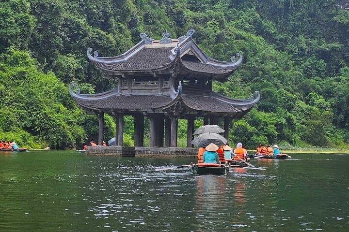 Luxury Day Trip to Bich Dong, Tam Coc & Trang An — Mua Cave Panorama photo 4