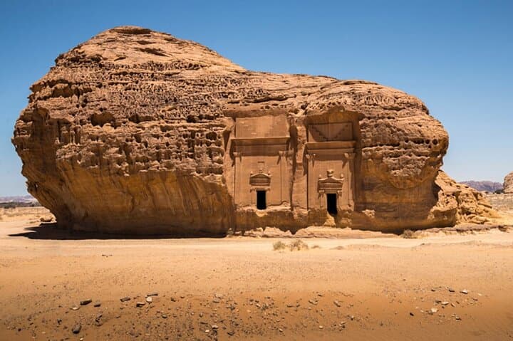 Hegra Experience: Explore the Nabatean Tombs of AlUla’s UNESCO Site
