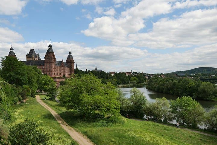 Private Half-Day to Seligenstadt & Schloss Johannisburg from Frankfurt photo 3