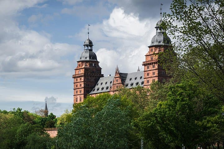 Private Half-Day to Seligenstadt & Schloss Johannisburg from Frankfurt photo 4