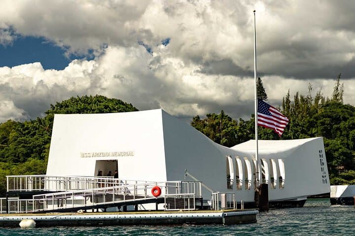 Pearl Harbor: USS Arizona Memorial & Battleship Missouri — Full-Day Guided Tour photo 4