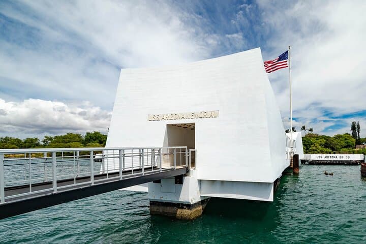 Pearl Harbor: USS Arizona Memorial & Battleship Missouri — Full-Day Guided Tour photo 5