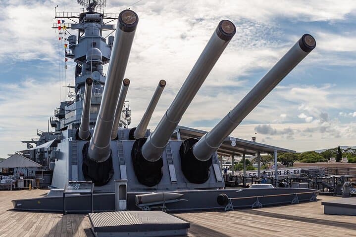 Pearl Harbor: USS Arizona Memorial & Battleship Missouri — Full-Day Guided Tour photo 2