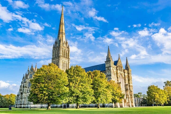 Inside Salisbury Cathedral: Audio-Guided Visit to the Magna Carta and Spire photo 4