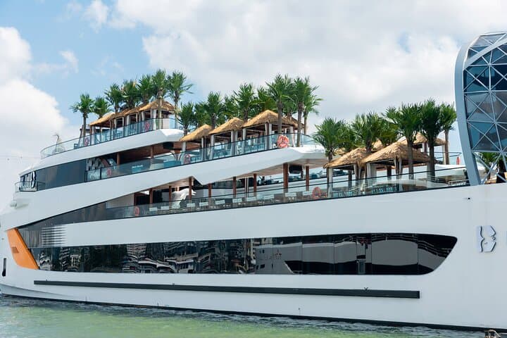 Dolphin Halong Day Cruise: One-Day Luxury Itinerary Through Ha Long Bay photo 2