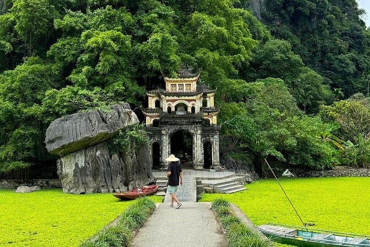 Hanoi to Ninh Binh: Luxury Small-Group Day Trip to Bich Dong, Trang An & Mua Cave photo 1