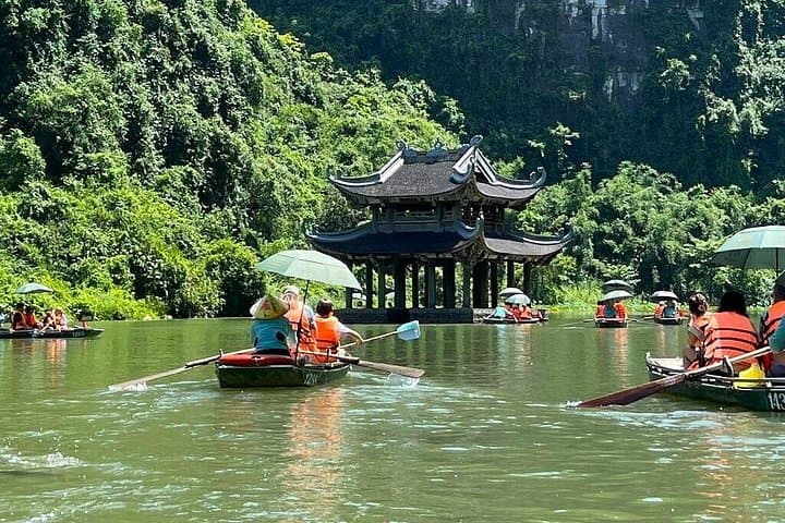 Hanoi to Ninh Binh: Luxury Small-Group Day Trip to Bich Dong, Trang An & Mua Cave photo 2