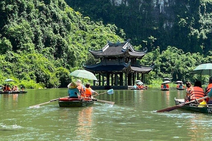 Luxury Day Tour: Hoa Lu, Trang An & Mua Cave from Hanoi
