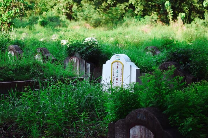 Bangkok Haunted Night Tour: Siriraj Museum, Wat Don Cemetery & Ghost Noodle House photo 5