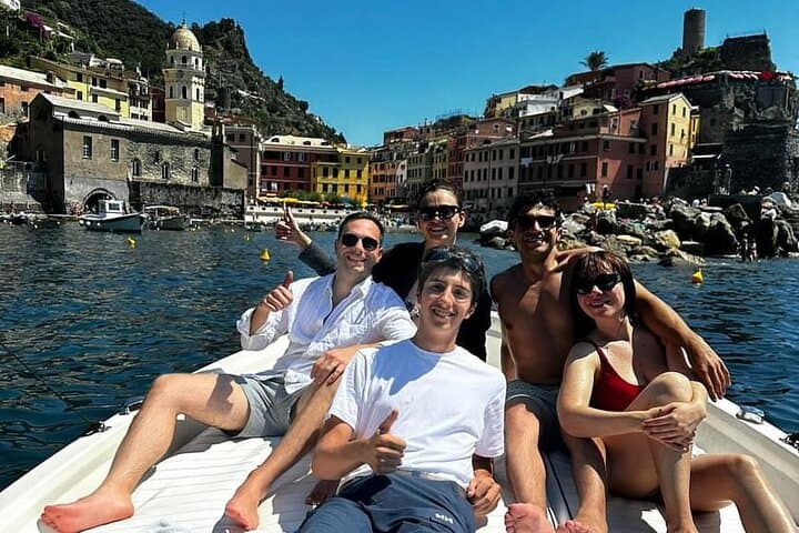 Cinque Terre by Sea: Monterosso Aperitivo & Snorkel Boat Tour photo 5