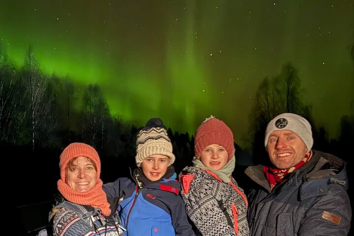 Family-Friendly Northern Lights Tour in Rovaniemi: Evening Aurora Chase photo 1
