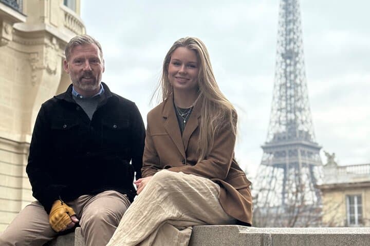 Paris Sidecar Filmmaker Shoot: Capture Your Moment by the Eiffel Tower photo 4