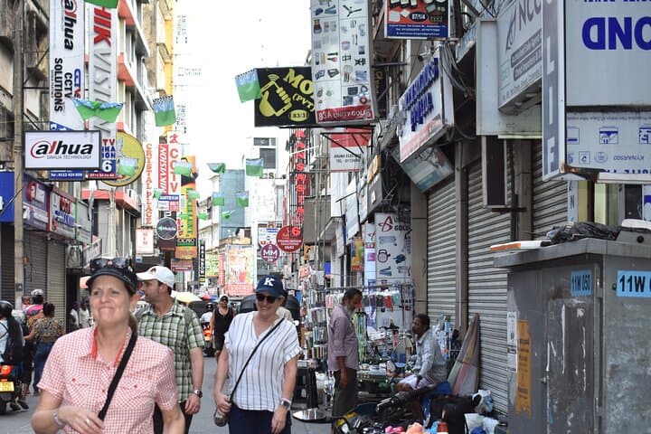 Colombo Airport Layover City Tour — Temples, Seafront & Colonial Streets in 4 Hours photo 5