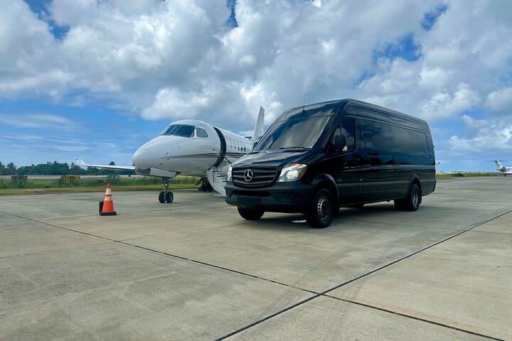 Private St. Thomas Airport Transfer to Hampton by Hilton — Reliable 20–40 Minute Shuttle photo 4