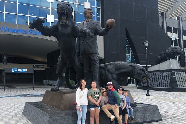 Charlotte Scavenger Hunt: Interactive Walking Tour of Uptown History and Hidden Corners