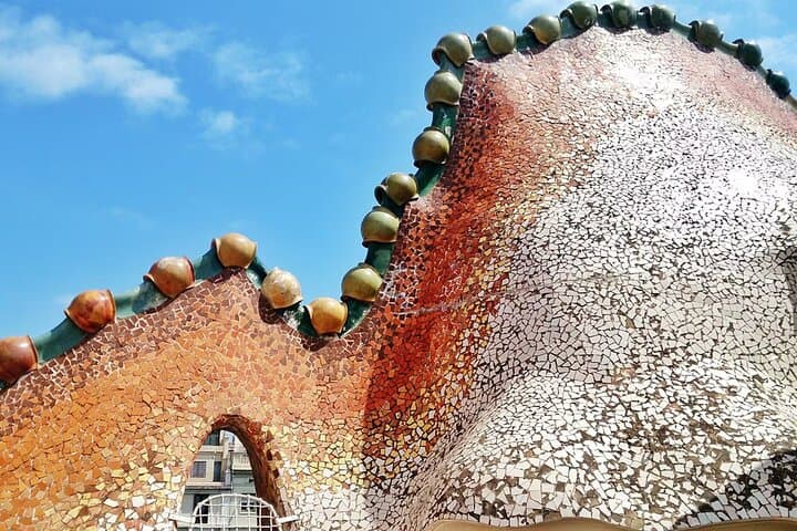 Inside Casa Batlló: Timed-Entry to Gaudí’s Dragon Roof & Secret Rooms photo 3