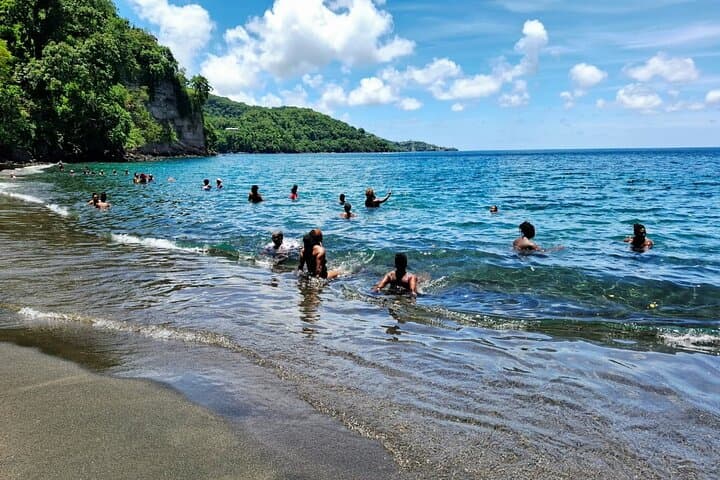Explore Grenada’s Secret Beaches: Hidden Bays, Snorkel Reefs & Coastal Trails