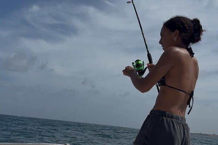 Hands-Free Miami Fishing: 2-Hour Private Biscayne Bay Charter photo 4