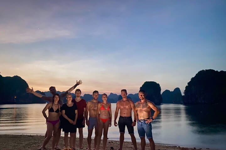 Lan Ha Bay Sunset Kayak and Bioluminescent Plankton Experience photo 4