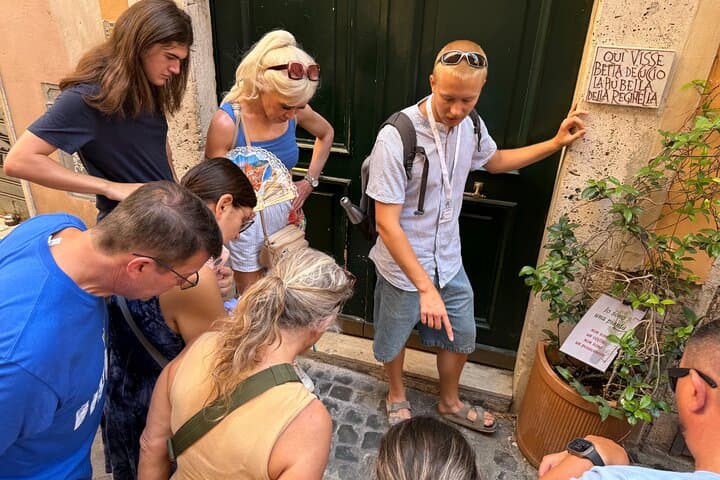Jewish Ghetto & Trastevere Walking Tour — Raw Roman Streets and Untold Stories photo 5