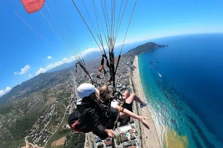 Alanya Tandem Paragliding Over Cleopatra Beach — Tandem Flights from Yassı Tepe