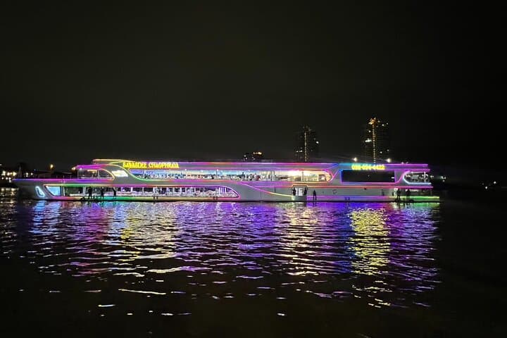 Bangkok Night Cruise on the Chao Phraya: Sawasdee Dinner Experience photo 2