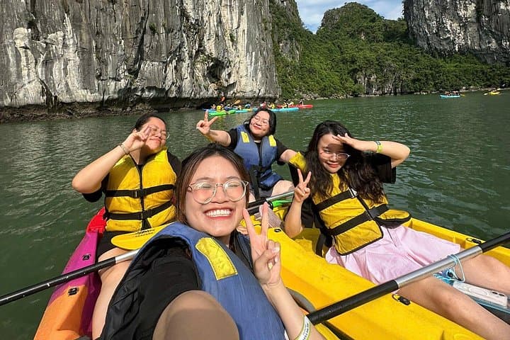 Ha Long Bay Luxury Cruise: Lunch, Cave Exploration & Kayaking on Dragon Cruise photo 3