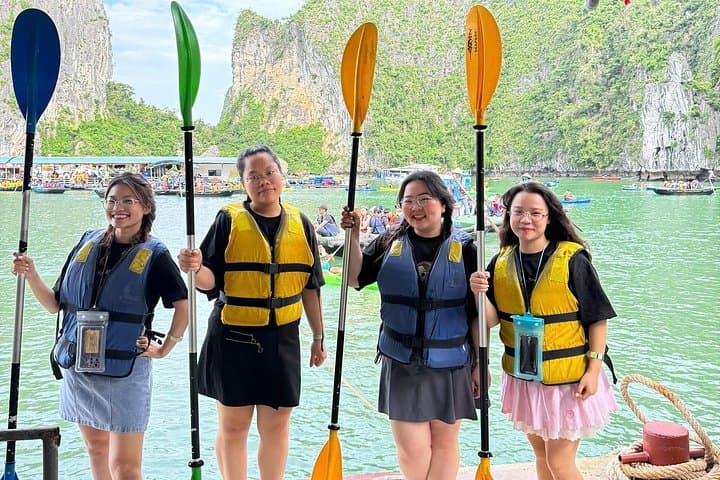 Ha Long Bay Luxury Cruise: Lunch, Cave Exploration & Kayaking on Dragon Cruise photo 4