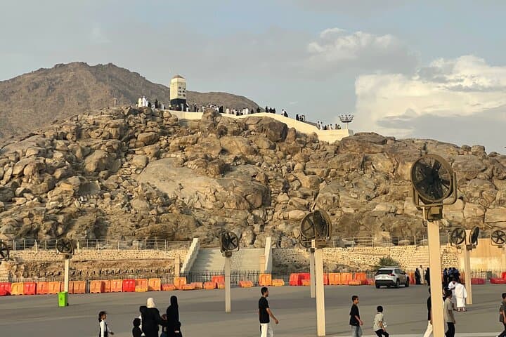 Walking Makkah’s Historic Islamic Landmarks: Cave Hira, Mount Arafat & Mount Thawr