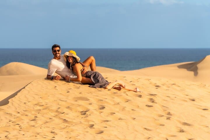 Golden-Hour Photoshoot at Maspalomas Dunes: Private 1-Hour Session in Gran Canaria