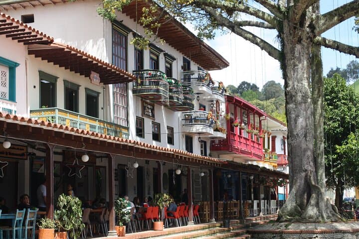 Jericó Day Trip: Colonial Streets, Rail Workshops & Private Barbecue at Finca Bonnavista photo 2