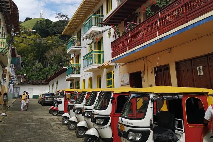 Jericó Day Trip: Colonial Streets, Rail Workshops & Private Barbecue at Finca Bonnavista photo 3
