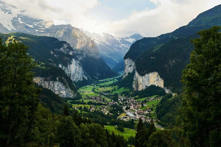 Cable Car to Mürren: Winter Views of the Jungfrau Region photo 6