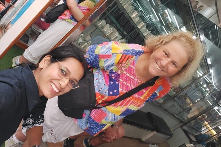 Udaipur by Two Wheels: Scooty City Tour with Local Assistant (4–8 hrs)