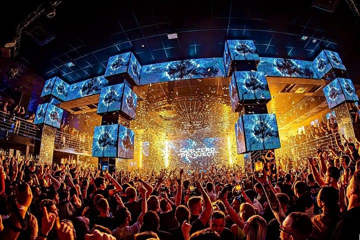Prague New Year's Eve VIP Boat Party with EPIC Club Entry photo 3
