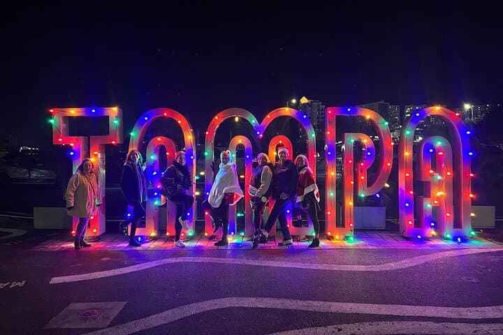 Cruising Tampa’s Christmas Lights Wonderland: A Deluxe Golf Cart Experience