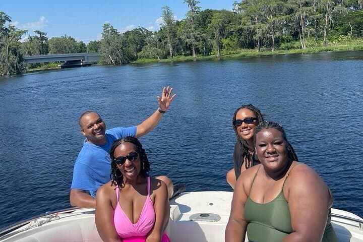 Private Family Sailing Experience from Miami – Custom 1-Hour Charter