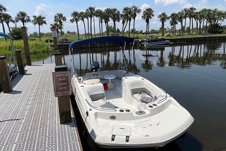 Private Family Sailing Experience from Miami – Custom 1-Hour Charter photo 2