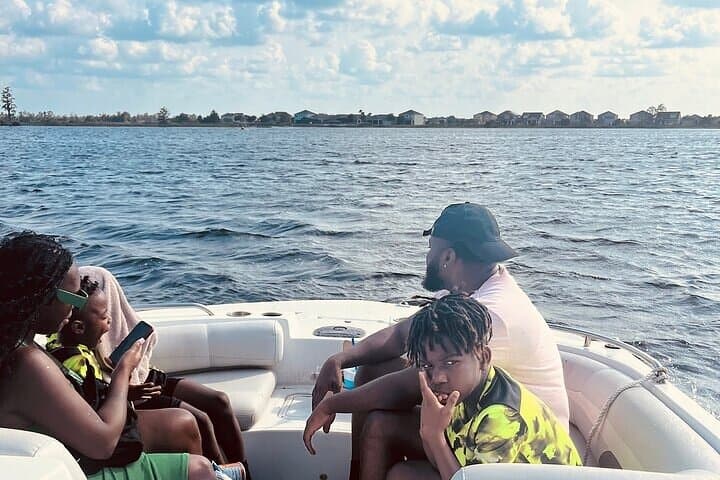 Private Family Sailing Experience from Miami – Custom 1-Hour Charter photo 4