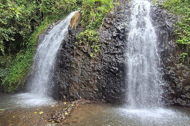 Private Tahiti Island Discovery Tour: Hidden Waterfalls, Marae & Black‑Sand Beaches (5.5 hrs)