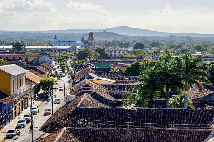 Granada to Masaya Volcano Full-Day Tour: Volcano Crater, Islets & Artisan Market