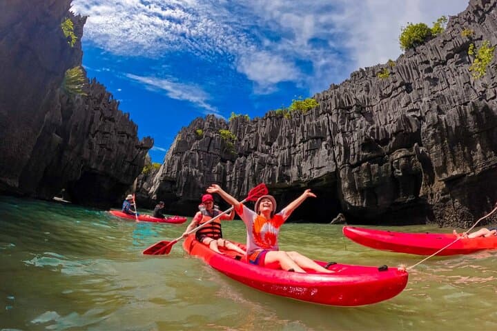 Kayak Prasat Hin Pun Yod & Fossil Bay — Satun Day Trip to Heart Rock and Dragon Spine Beach