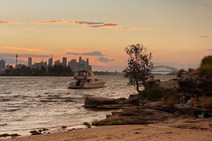 Golden Hour Picnic at Hermitage Foreshore — Sunset Picnic & Photos on Sydney Harbour
