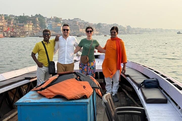 Varanasi Spiritual Tour & Sarnath: 2-Day Ganges Ghats and Buddha Circuit