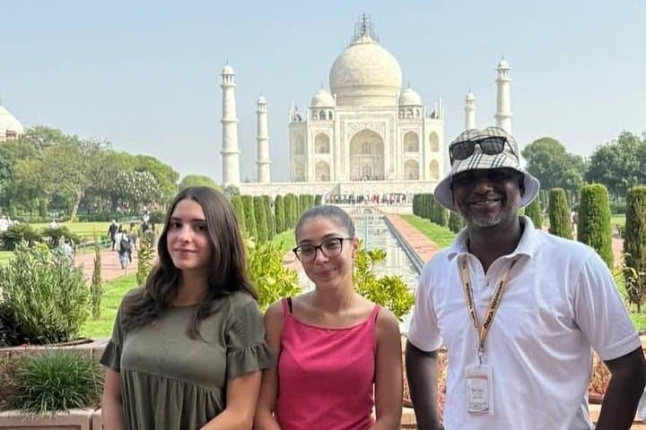 Taj Mahal Sunrise & Agra Fort Day Tour from Delhi — Private Transfer photo 4