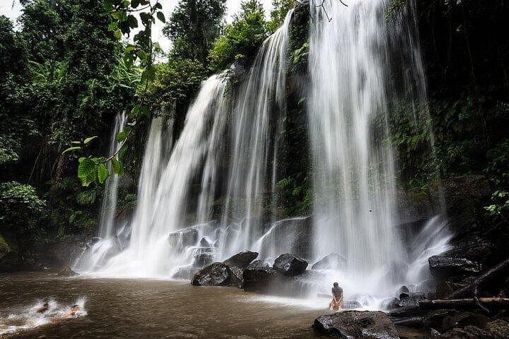 Private Transfer to Phnom Kulen: Kulen Waterfall & River of a Thousand Lingas Tour