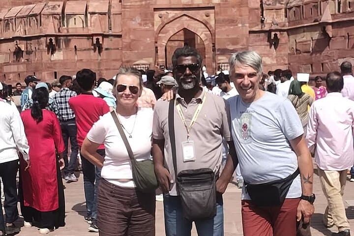 Same-Day Agra Tour from Delhi: Taj Mahal, Agra Fort & Baby Taj by Car photo 6